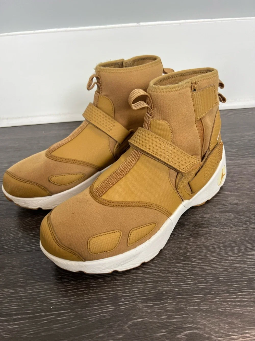 Air Jordan Trunner LX High in “Golden Harvest”